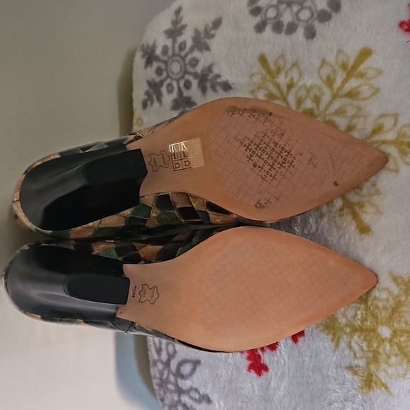 Tory Burch Muti Colored Bootie with leather soles size 8 1/2 - Picture 3 of 5